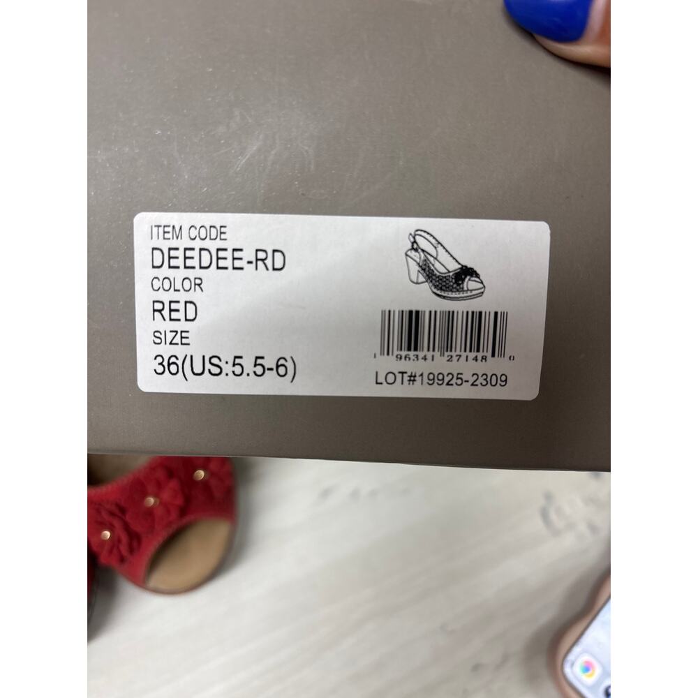 NIB Patrizia 5.5-6 DeeDee Red Faux Leather 3D Floral Slingback Heeled Sandals - Picture 4 of 4